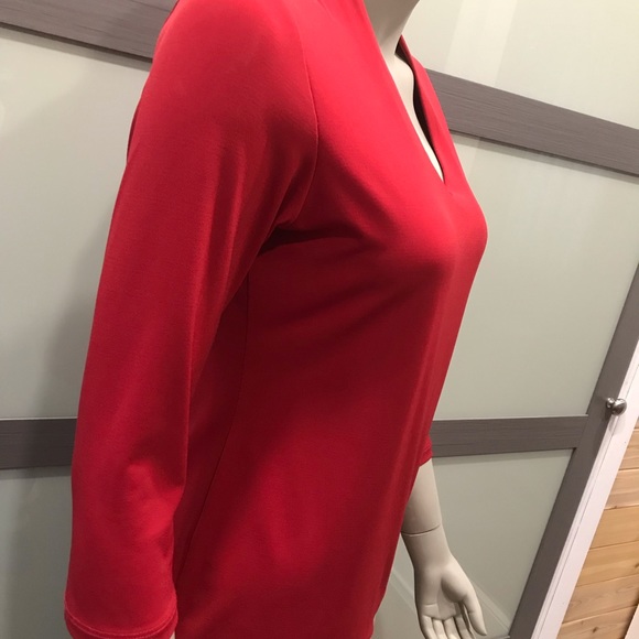 Red classic top wrinkle resist - Picture 2 of 4